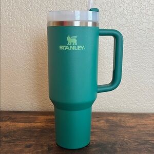 🆕 Stanley The Quencher H2.0 FlowState Tumbler 40 oz. Alpine.